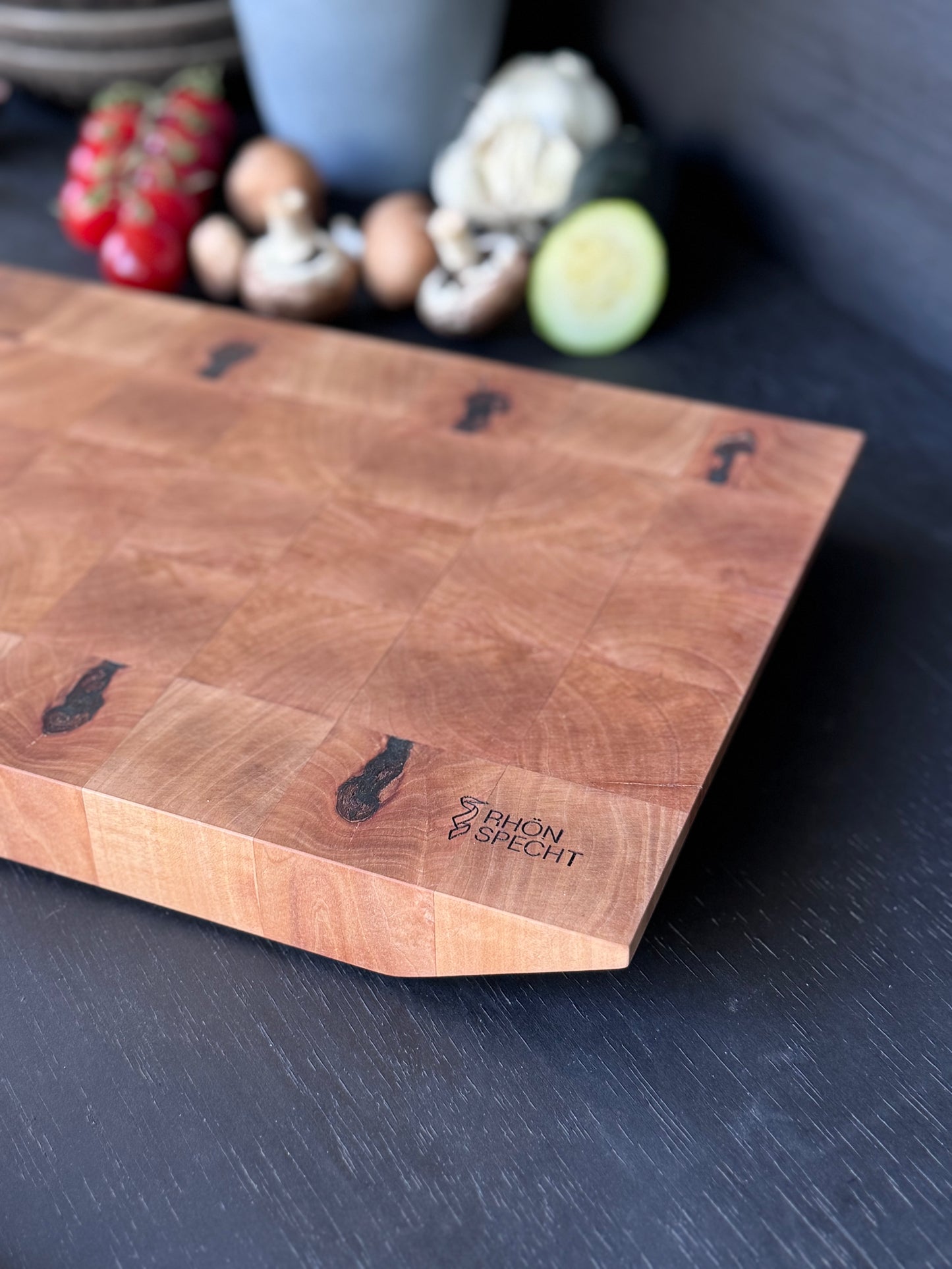 „Birnenkraft“ – Massives Hirnholzbrett Birne (24x39)