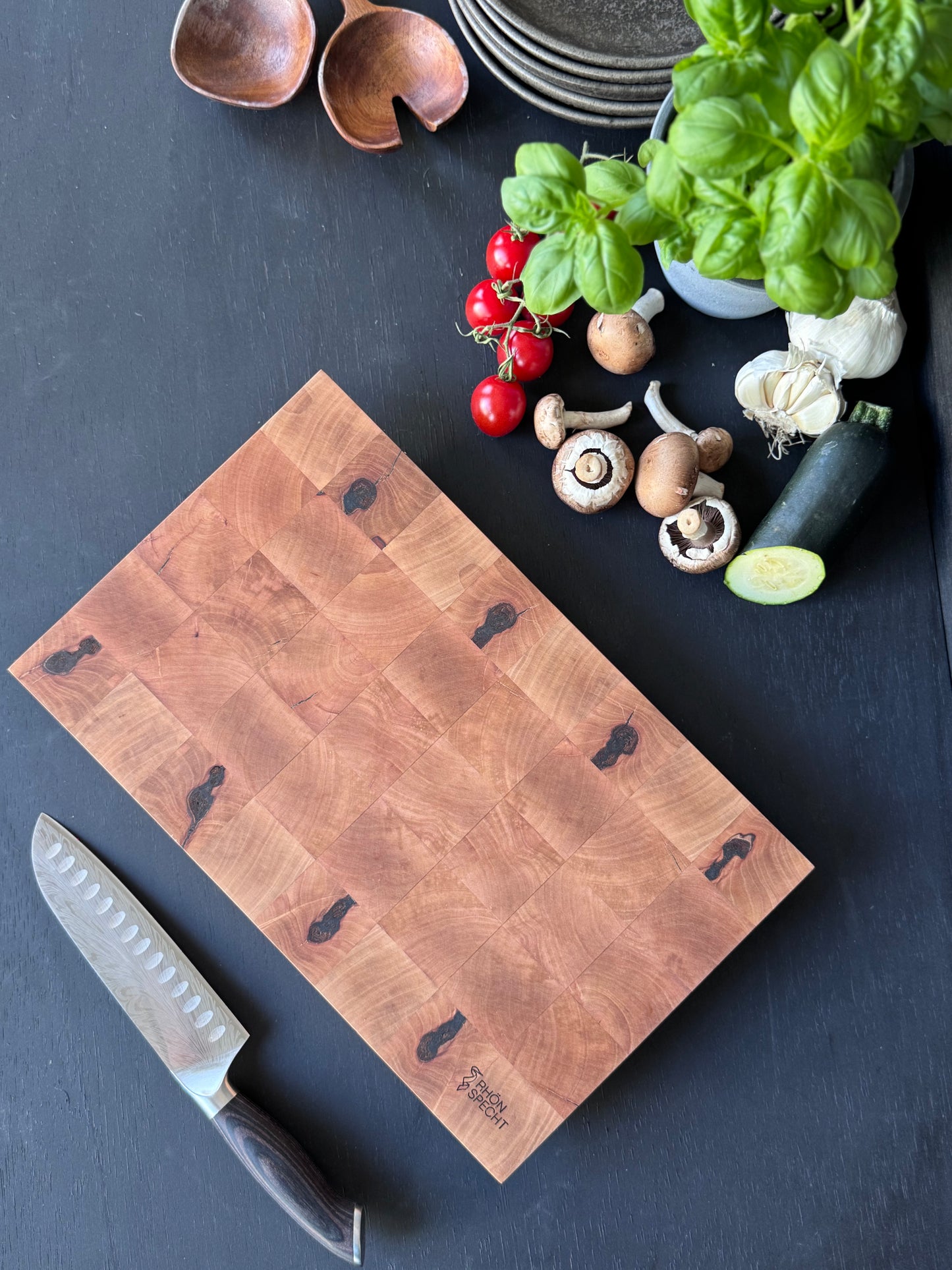 „Birnenkraft“ – Massives Hirnholzbrett Birne (24x39)