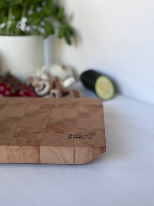 „Birnchen“ – Hirnholzbrettchen Birne (27,5x19)