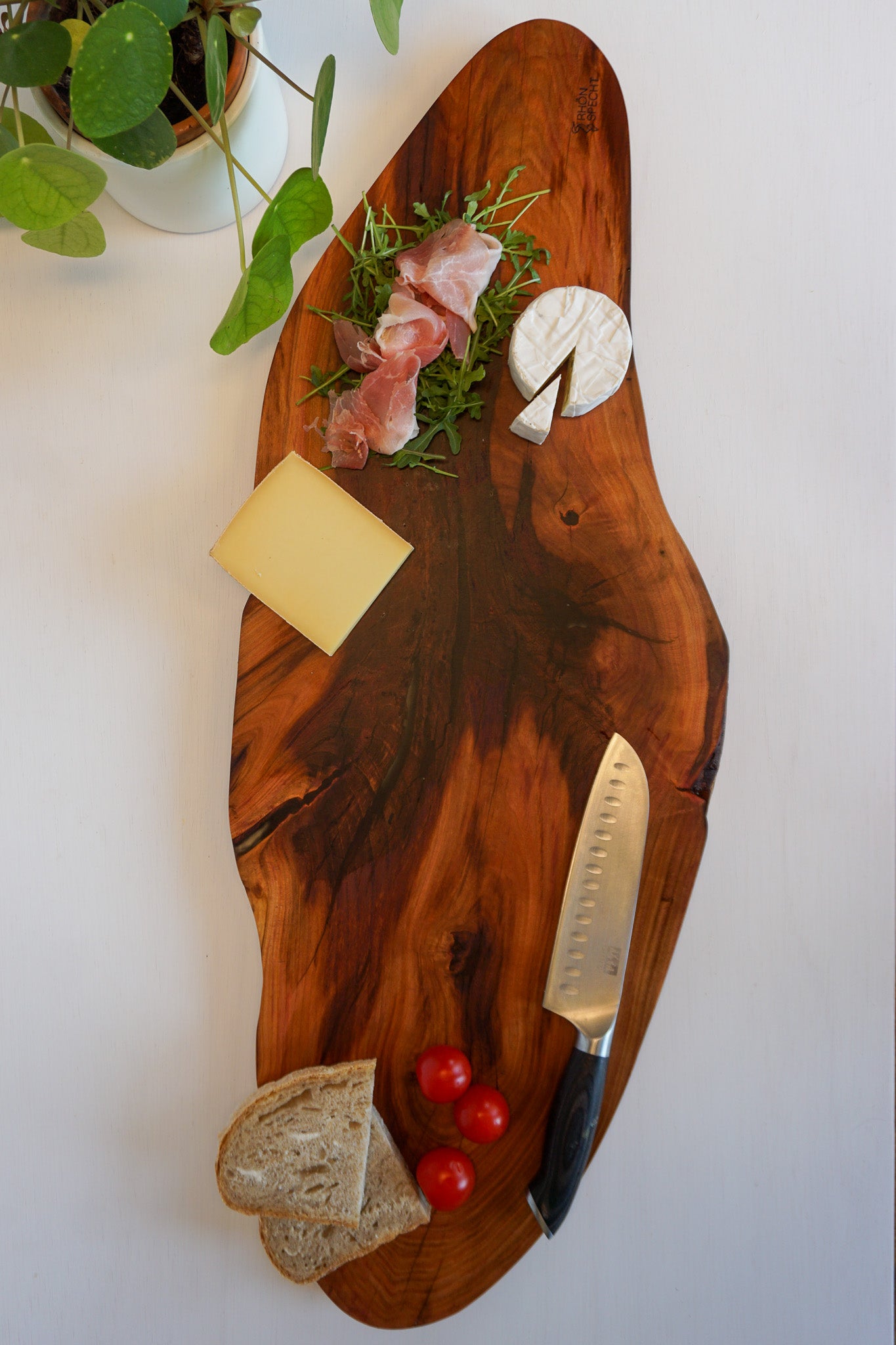 Servierbrett Rhöner Pflaume – Ein Unikat