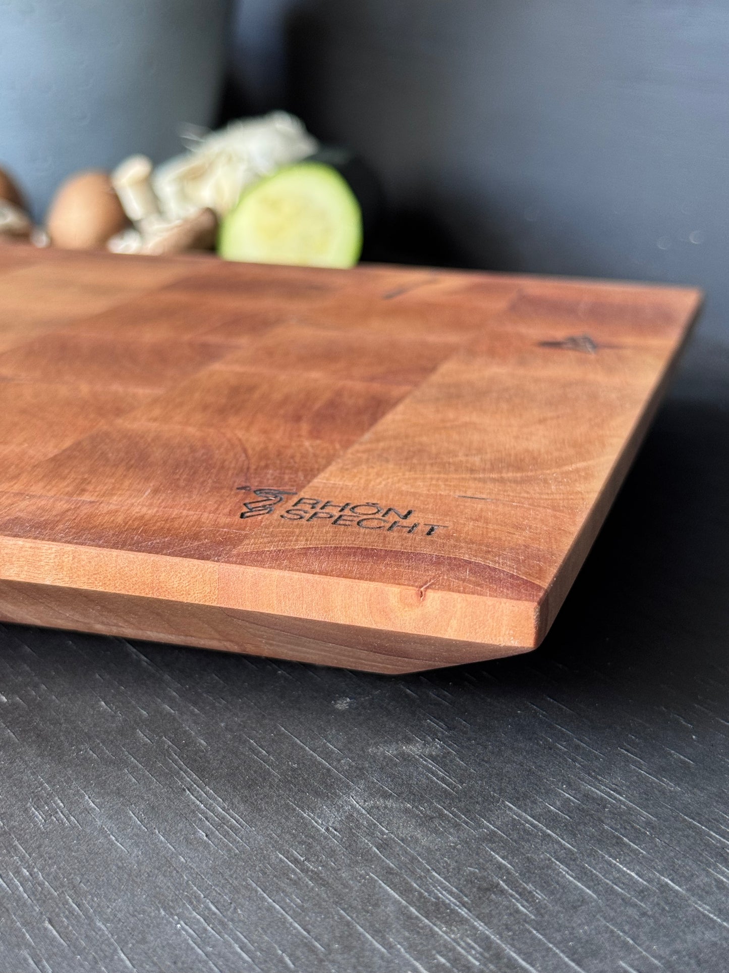 Hirnholzbrett „Birne“ – warm & feinporig (24x25)