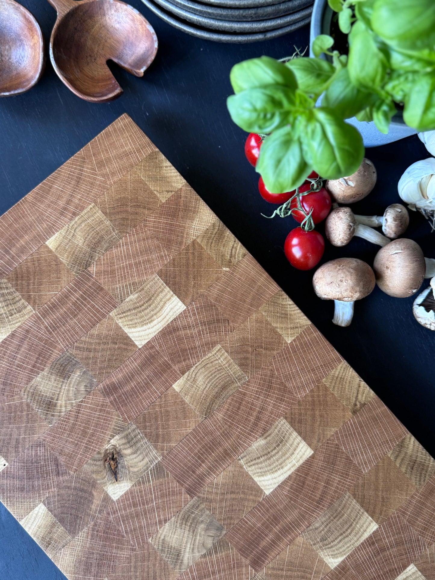 „Wucht & Würde“ – Großes Hirnholzbrett aus 2 Eichen (56x27)