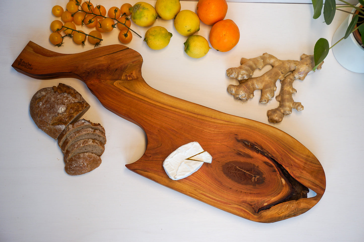 Anrichte- & Deko-Brett aus Rhöner Pflaume – handgefertigtes Unikat